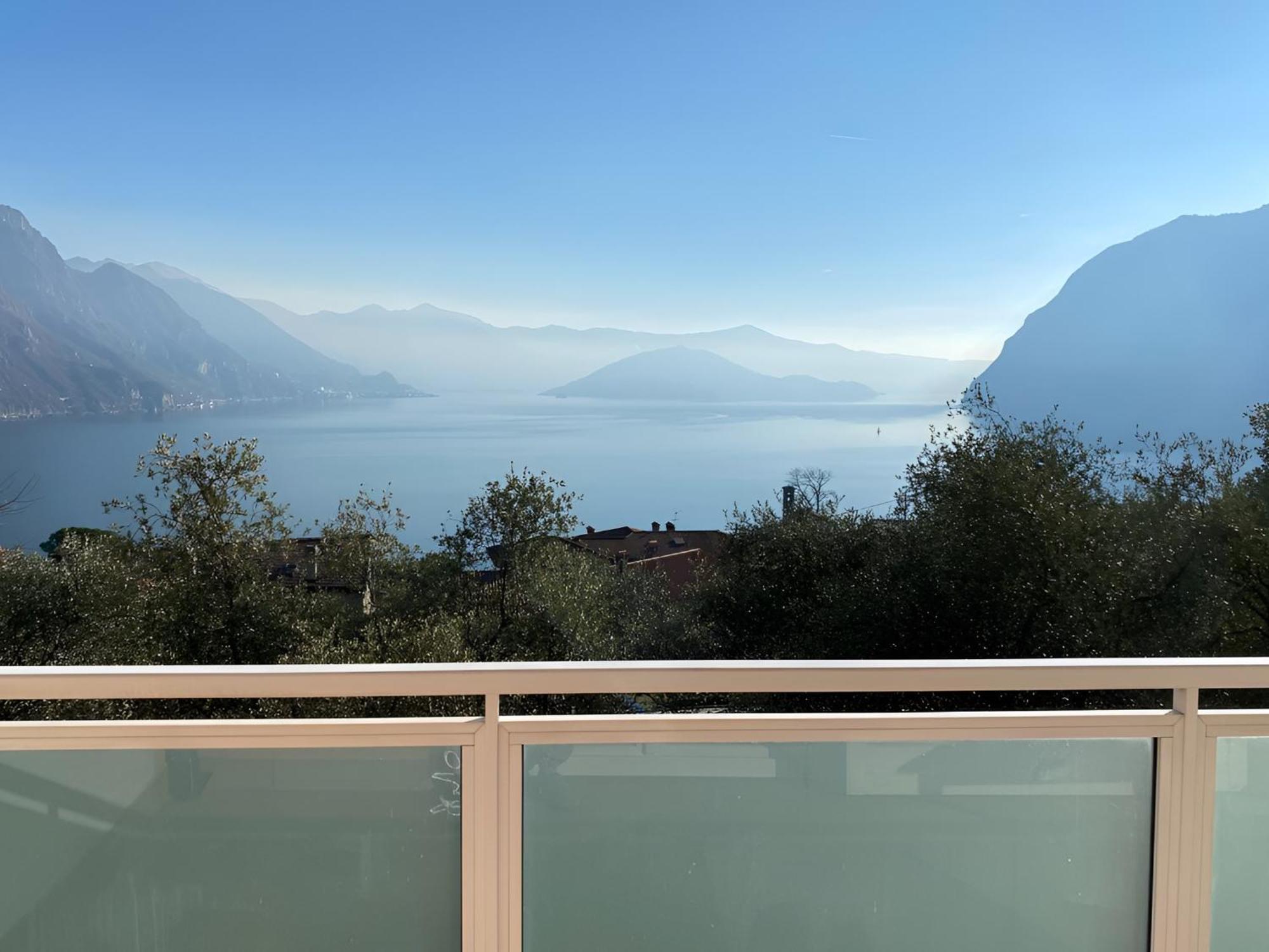Happy Guest Apartments - Blue Apartment Riva di Solto Zewnętrze zdjęcie