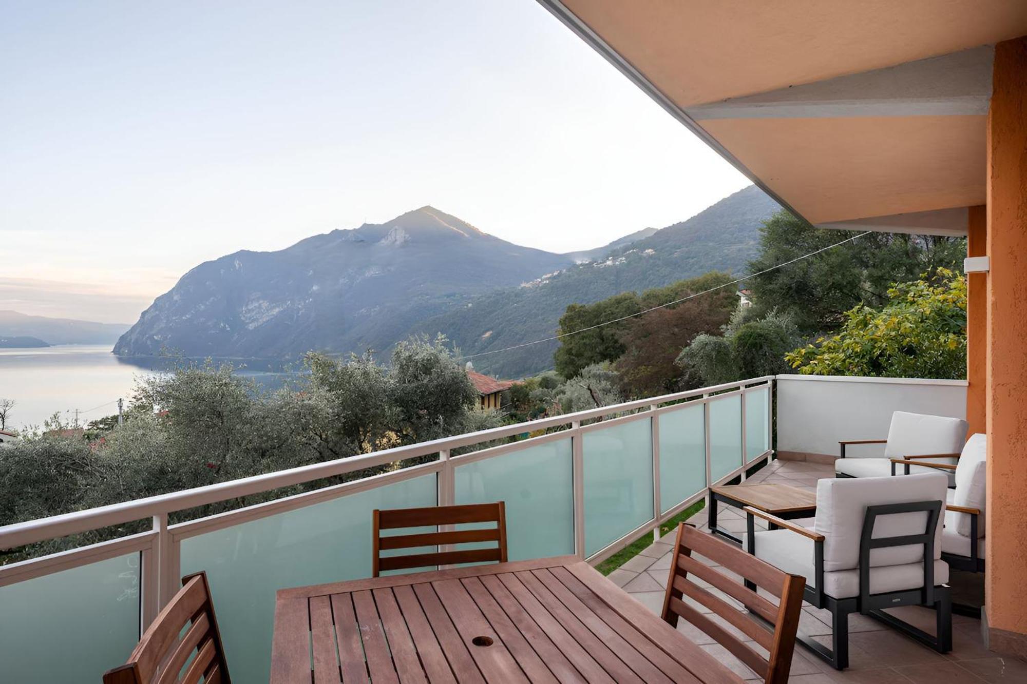 Happy Guest Apartments - Blue Apartment Riva di Solto Zewnętrze zdjęcie